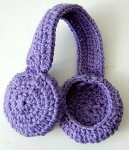 This is a DIY crochet pattern that is quick and easy to make. Attach some strands of yarn to be able to tie the the muffs down, and you can even attach some lining to further insulate the ears against the cold. (EASY) Crochet Ear Covers, Headphone Repair, Diy Gothic, One Skein Crochet, Diy Crochet Patterns, Crochet Ear Warmer, Ear Muffs, Crochet Inspo, Crochet Diy