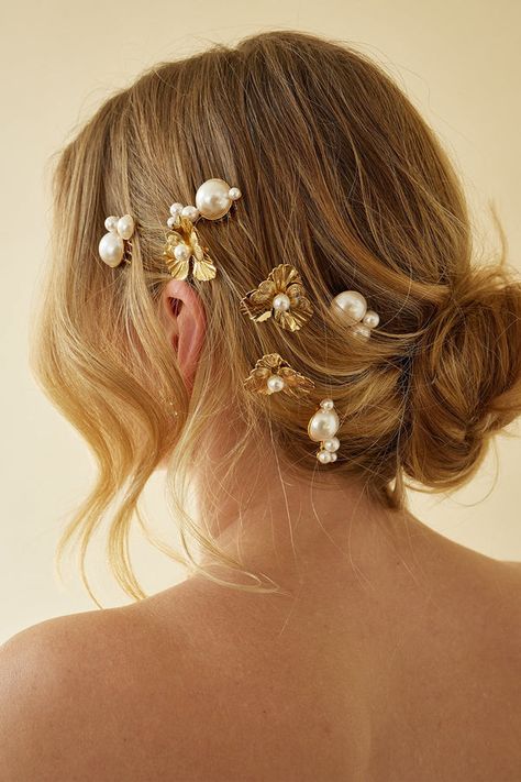 Wedding Hair Gold Accessories, Classic Bun, Lelet Ny, Pearl Comb, Floral Comb, Petal Pushers, Autumn Bride, Romantic Hairstyles, Classic Brides