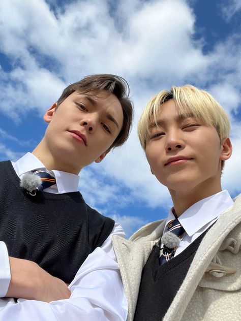 [240218] #seungkwan #vernon vernon day svt seventeen cute selca solboo verkwan Seungkwan Seventeen Selca, Vernon Seungkwan, Vernon Hansol, Choi Hansol, Vernon Chwe, Vernon Seventeen, Won Woo, Boo Seungkwan, Seventeen Going Seventeen