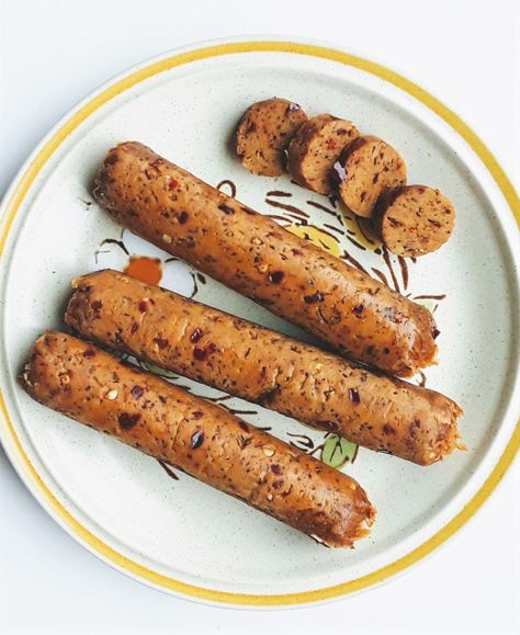 Vegan Bratwurst, Bratwurst Recipe, Homemade Seitan, Vegan Seitan, Bratwurst Recipes, Field Roast, Italian Sausages, Seitan Recipes, Plant Based Food