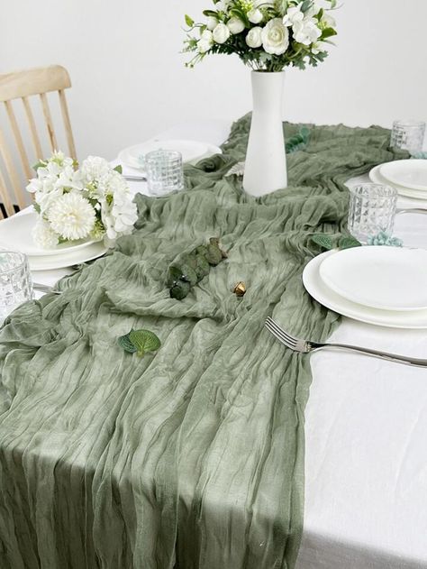 Dining Room Dresser, Vintage Wedding Party, Romantic Table, Mothers Day Decor, Stil Boho, Birthday Party Tables, Table Flag, Party Table Cloth, Green Table