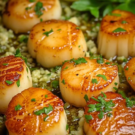 Garlic Lemon Butter Seared Scallops - That Oven Feelin Easy Scallop Recipes, Scallops Recipe, Pan Seared Scallops, Rasa Malaysia, Seared Scallops, Scallop Recipes, Scallops Seared, Garlic Herb, Easy Delicious Recipes