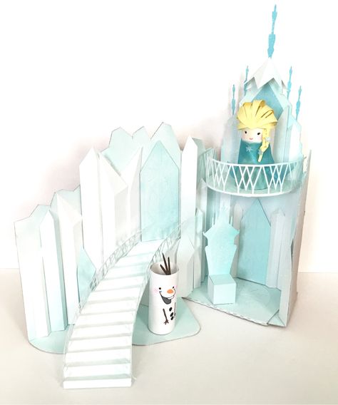 Picture Ice Burg, Elsa Castle, Frozen Diy, Ikea Hack Kids, Paper Castle, Frozen Bedroom, Frozen Castle, Cardboard Castle, Unicorn Craft