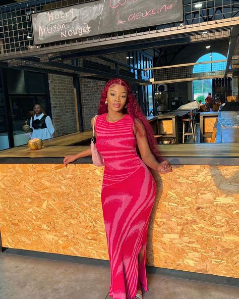 Pink Outfit Black Women, Red Hair Black Women, Summer Outfit Modest, Womens Outfit Ideas, Hot Pink Outfit, Outfit Aesthetic Summer, Dress Black Women, Outfit Modest, Outfit Black Women