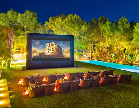 Private Cinema - Cinema Paradiso Ibiza Cinema Outdoor Ideas, Outdoor Home Cinema, Outdoor Cinema Garden, Outdoor Movie Theater Backyard, Outside Movie Theater, Cinema Exterior, Modern Patio Decor, Home Decor Exterior, Minimalistic Furniture