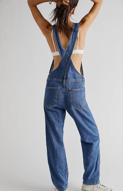 Baggy overalls outfit