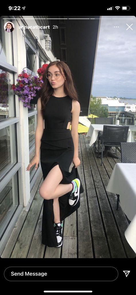 Anna Cathcart, Mode Indie, Xo Kitty, Stray Kids Outfits, Euphoria Fashion, Famous Outfits, Office Casual Outfit, Casual College Outfits, Girl Celebrities