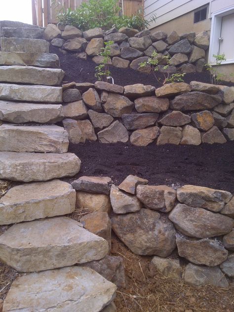 Landscape Edging Stone, Boulder Retaining Wall, Backyard Retaining Walls, Rock Retaining Wall, Landscaping A Slope, Sloped Backyard, Landscaping Retaining Walls, Rock Landscaping, Hillside Landscaping