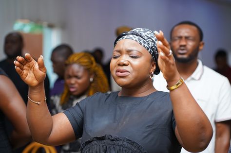 Black Women Praying Images, People Worshipping God, People Worshipping In Church, Women Praising God, People Praising God, Prayer Background Images, People Praying In Church, Prayers Background, People Praying Together