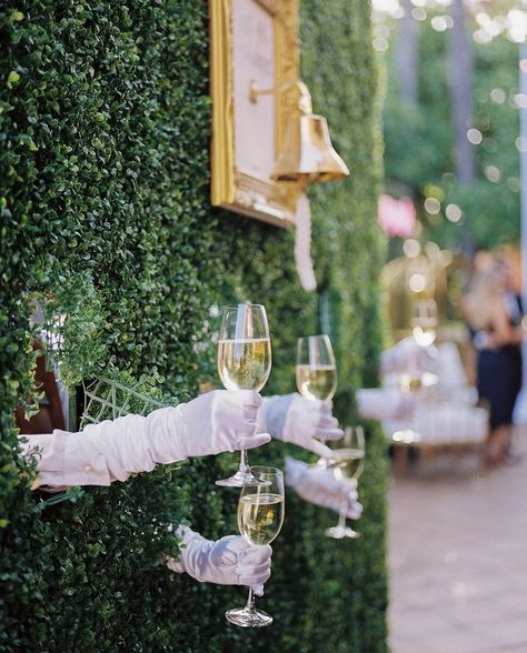 Sip And Be Seated, Champagne Event, Corporate Event Ideas, Wedding Planning App, Launch Event Ideas, Prosecco Bar, Champagne Wall, Selfie Wall, Planning App