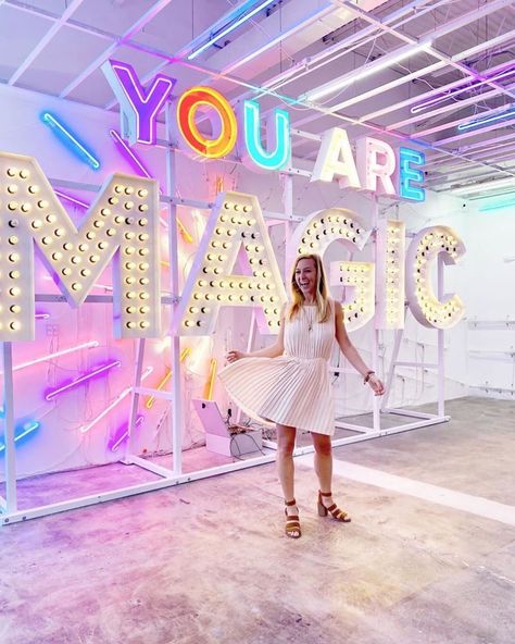 Color Factory Houston, Selfie Room Ideas, Places In Houston, The Color Factory, Houston Travel, Surreal Places, Color Factory, Selfie Wall, Girls Things