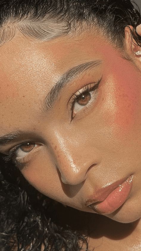 TikTok's Sunset Blush Trend Has Us Counting Down to Summer Wedding Guest Makeup Pink Lips, Summer Blush Makeup, Sunset Blush Makeup, Summer Makeup 2024, Sunset Makeup Looks, Alissa Janay, Blush Ideas, Peach Makeup Look, Blush Looks