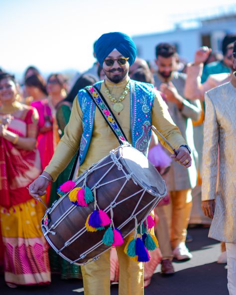 Baraat 🎉 “A Baraat is the groom’s procession into the wedding ceremony. The procession signifies an age-old tradition of the groom who would travel an average of five to seven days to his bride to be home.” -@Mandala Weddings Magazine #international #dubaiwedding #punjabi #punjabiwedding #shadi #mehndidesign #shendi #barat #baraatwedding #indianbaraat #baraattime #family #friends #wedding #party #celebration #baraatgroom #groom #aproposcreationsbaraat #apropos #creations Mandala Wedding, Dubai Wedding, Friends Wedding, Punjabi Wedding, Party Celebration, Seven Days, Wedding Magazine, Bride To Be, The Groom