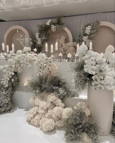 Wedding Backdrop Reception Head Table, Bridal Table Backdrop, Wedding Table Centerpieces Elegant, Bridal Table Flowers, Wedding Reception Head Table, Sweetheart Table Decor, Wedding Reception Backdrop, Event Stylist, Wedding Planning Decor