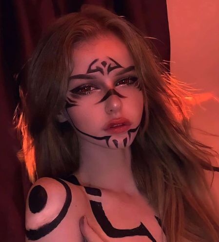 Simple Halloween Makeup, Eye Makeup Guide, Sukuna Jujutsu, Vampire Bride, Easy Cosplay, Anime Makeup, Horror Movie Characters, Fantasias Halloween, Cosplay Makeup