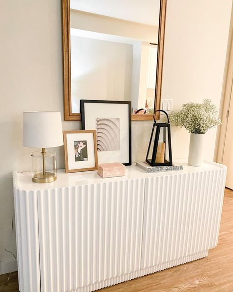 CB2 on Instagram: “@jessidelacruz's entryway styling is a 10/10. the Truffle White Credenza fits perfectly in her LA home tap for details” Bungalow Living Room, White Credenza, White Oak Wood, Tv In Bedroom, Entryway Ideas, Living Room Inspo, Creative Home, Small Living, Apartment Living