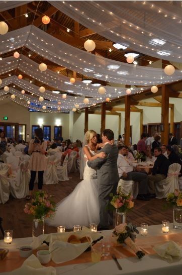 6 Tips for Choosing a Utah Wedding Reception Center - Now that you are looking for a Utah wedding venue, here are a few tips you will want to consider. Wedding Reception Decorations Lights, Reception Ceiling, Wedding Reception Lighting, Wedding Venues Utah, Wedding Ceiling, Fun Wedding Decor, Indoor Reception, Dining Hall, Reception Hall