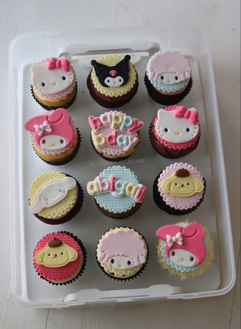 Sanrio Cupcakes Ideas, Hello Kitty And Friends Cupcakes, Hello Kitty Birthday Treats, Hello Kitty And Friends Birthday Cake, Hello Kitty And Friends Party Ideas, My Melody Cupcakes, Sanrio Cupcakes, Kuromi Cupcake, Sanrio Themed Party