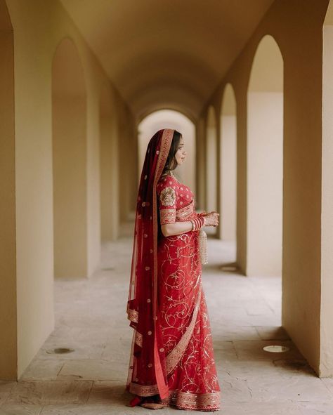 This bride's captivating style seamlessly transitions from saree's elegance to reception's glamour, embodying the essence of love and… | Instagram Reception Saree For Bride Indian, Indian Wedding Planning Checklist, Bengali Bride Reception Look, Red Saree Wedding, Reception Saree, Reception Bride, Reception Outfit, Indian Bridal Sarees, Indian Wedding Couple Photography