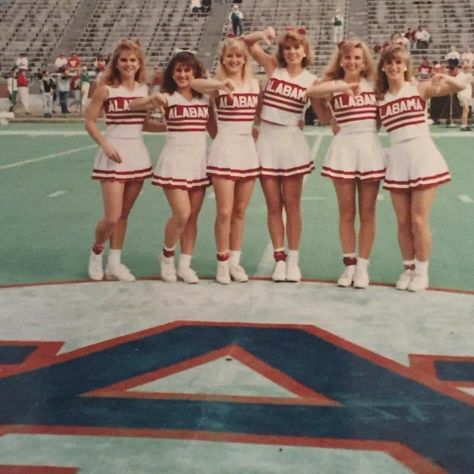 Retro Cheer Uniforms, 80s Popular Girl Aesthetic, 80s Popular Girl, 80s Cheerleader, 80s Core, Cheerleading Aesthetic, Friend Hangout, 1980s Makeup And Hair, Cheerleader Aesthetic