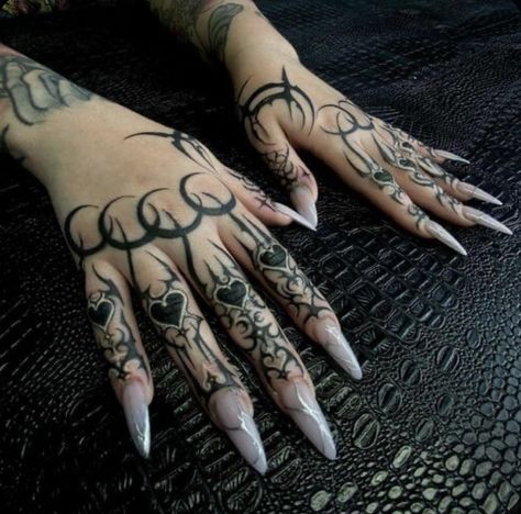 Goth Cover Up Tattoo, Blackout Finger Tattoo, Gothic Back Tattoos For Women, Gothic Finger Tattoos, Goth Hand Tattoos, Full Body Tattoo Designs, Hand Tattoo Cover Up, Gotik Tattoo, Locket Tattoos