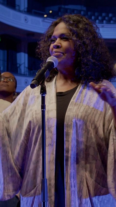 640K views · 41K reactions | A thousand generations falling down in worship… ❤️ #HolyForever | CeCe Winans | CeCe Winans · Holy Forever (Single Version) Cece Winans, Forever Single, Christian Songs, Soul Sisters, Falling Down, Music Artists, Singers, Worship, Singing