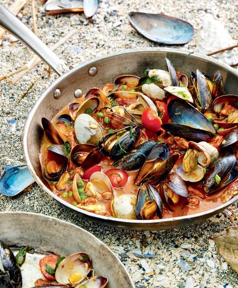 Phyllo Tart, Smoked Seafood, Seafood Stew Recipes, Paleo Seafood Recipes, Mussels Recipe, Seafood Entrees, Best Seafood Recipes, Healthiest Seafood, Chorizo Sausage