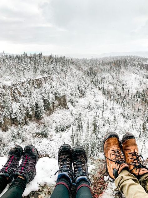 White lips pale face breathin in snowflakes ❄️ #hike #hiking #granola #gorpcore #winterwonderland #mountain #mountainviews | livharvey-97 | VSCO Snow Hike Aesthetic, Hike Aesthetic Winter, Hiking In The Snow, Hiking Winter Aesthetic, Hiking Aesthetic Winter, Winter Hike Aesthetic, Winter Hiking Aesthetic, Outdoorsy Girl Aesthetic, Cute Hiking Pictures