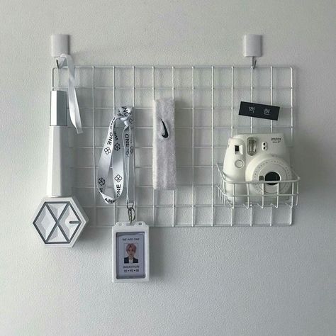 「 ✿ - R Y B O 6 4 - ✿ 」 Army Room Decor, Kpop Room, Army Room, Room Ideas Aesthetic, Study Room Decor, Room Goals, Aesthetic Rooms, Room Makeover Inspiration, Room Inspiration Bedroom