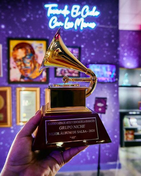 El Grupo Niche fue el ganador del Grammy al mejor álbum tropical 2020. Este premio llega al grupo colombiano luego de haber ganado el Grammy latino, por el mismo álbum en el que le rinden homenaje al legado musical del maestro Jairo Varela, fundador de la agrupación. @museojairovarela Grupo Niche, Musical, Music, Instagram