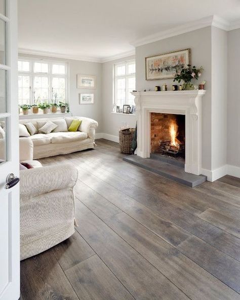 Follow The Yellow Brick Home - The Best Flooring Choices For Your Home Classic Floors and Trends Wood Floor Colors, Living Room Wood Floor, Furnitur Ruang Keluarga, Grey Wood Floors, Modern Farmhouse Living, Light Wood Floors, Modern Farmhouse Living Room, Trendy Living Rooms, Best Flooring