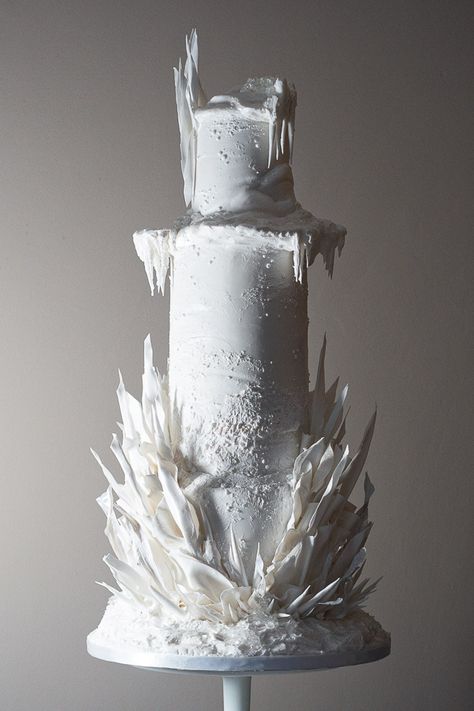 The Frostery - Bespoke Wedding Cake design Ice Castle Wedding, Narnia Snow, Luxury Wedding Cake Design, Christmas Wedding Cake, Real Wedding Flowers, Winter Wonderland Cake, Christmas Wedding Cakes, Wedding Cake Design, Snowy Wedding