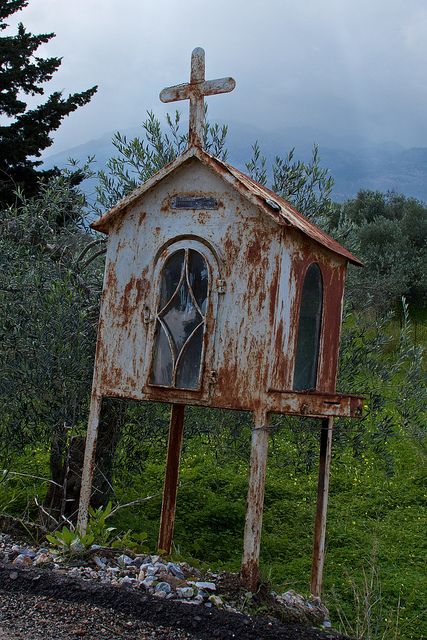 Abri Roadside Shrine, Home Altar, Crete Greece, Religious Icons, Sacred Places, Grave Marker, Assemblage Art, Place Of Worship, Sacred Art