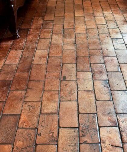 End Grain Flooring, Wood Block Flooring, Pallet Floors, Diy Wood Floors, Brick Floor, Floor Wood, Kitchen Floors, Wood Details, Free Woodworking Plans