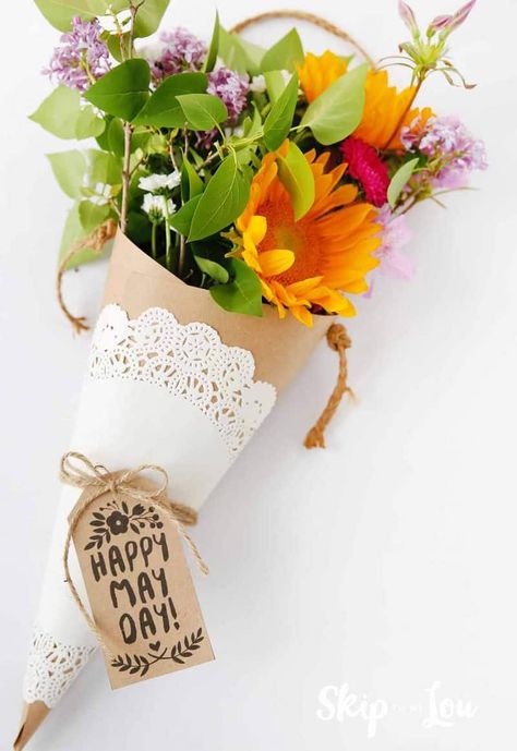 Happy May Day! Happy May Day, May Baskets, May Day Baskets, Baskets Diy, Skip To My Lou, Free Printable Gifts, Free Printable Gift Tags, Happy May, May Day