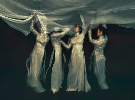 Chiron Duong, Women Wellness, Ao Dai Vietnamese, Art Connection, Art Alevel, Dream Music, Dreamy Photography, Colors And Emotions, Metal Magazine