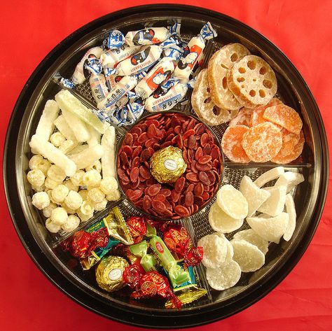 New Year Sweets, Sweets Tray, New Years Day Meal, New Year's Snacks, Lucky Food, Chinese Candy, Chinese New Year Food, China Culture, New Year's Food