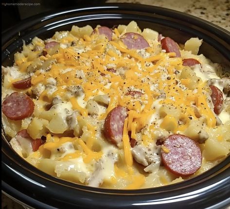 Easy Kielbasa Hashbrown Casserole Recipe - My Home Made Recipe Crockpot Keilbasa Recipes, Kielbasa Hashbrown Casserole, Kielbasa Hashbrown, Kielbasa Crockpot, Frozen Hashbrown Recipes, Hashbrown Casserole Easy, Crockpot Dump Recipes, Baked Cream Cheese Spaghetti, Hashbrown Casserole Recipe