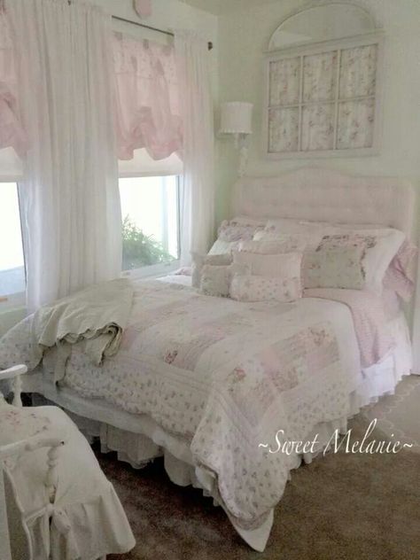 Pink Bedroom Set, Shabby Chic Nightstand, Chic Things, Beautiful Beds, Estilo Shabby Chic, Rachel Ashwell, Pink Bedrooms, Shabby Chic Bedroom, Shabby Style