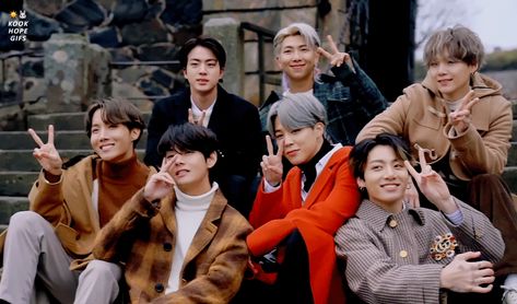 #BTS #OT7 Bts Group Photo Wallpaper, Bts Wallpaper Desktop, Bts Group Photos, Bts Dancing, Billboard Music Awards, Group Photo, Bts Group, About Bts, Bts Lockscreen