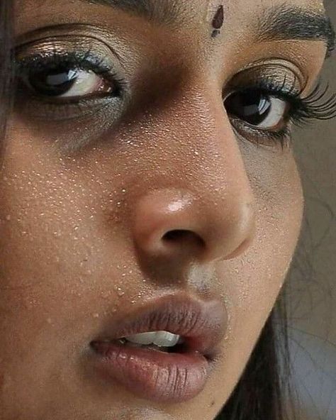 Art Eyes, Lips Photo, Moda Curvy, Model Art, Beauty Face Women, Beautiful Lips, Bollywood Girls, Fashion 2020, India Beauty