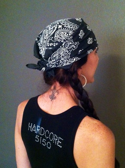 Skin and Hair Care for the Girl Who Rides More Biker Bandanas, Motorcycle Hairstyles, Helmet Hair, Biker Chic, Hair Starting, Bandana Hairstyles, Biker Chick, Motorcycle Style, Motorcycle Outfit