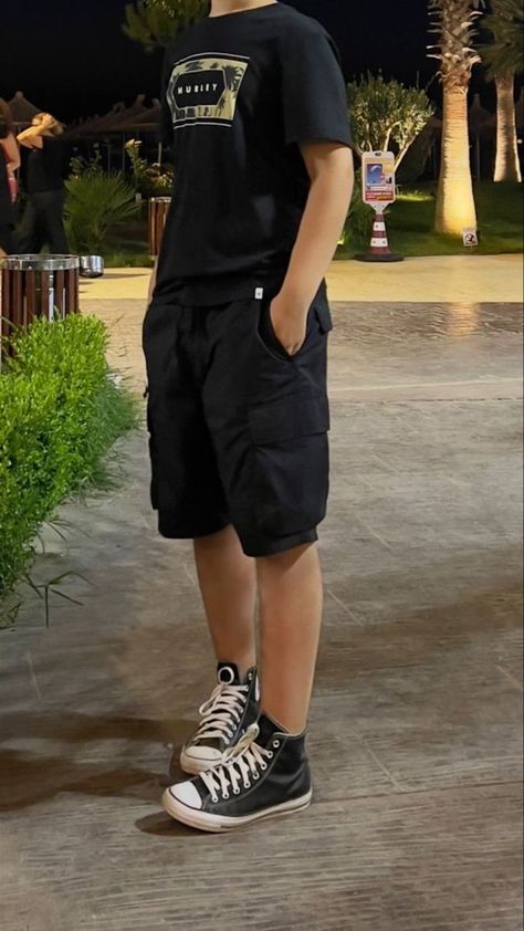 Cool Guy Summer Outfits, Shorts And Converse Outfits Men, Shorts Converse Outfit Men, Shorts Guys Outfit, Aesthetic Guy Summer Outfits, Guys Cargo Shorts Outfit, Cargo Shorts Outfit Men Aesthetic, Streetwear Men Outfits Converse, Men Clothes Aesthetic Summer