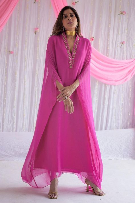 Latest Kaftan Designs, V Neck Kaftan, Chiffon Kaftan, Kaftan For Women, Kaftan Designs, Long Kaftan, Designer Dresses Indian, Indian Fashion Dresses, Kurta Designs