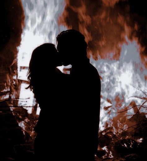 Male and female silhouettes in a passionate embrace. Dangerous Couple Aesthetic, These Broken Stars, Breathing Fire, Seshomaru Y Rin, Tom Riddle, Dark Romance Books, Fantasy Aesthetic, Fantasy Romance, Character Aesthetic