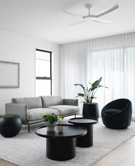 Monochrome Living, Monochrome Living Room, Living Room Ceiling Fan, Monochrome Decor, Black And White Living Room, Monochrome Interior, White Living Room, Living Room White, Decor Home Living Room