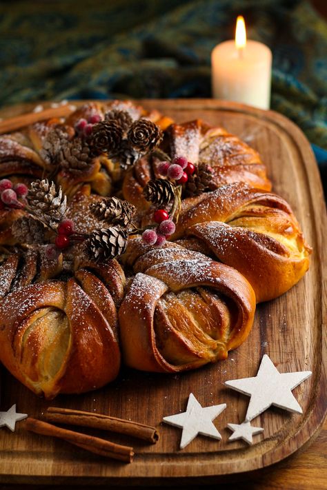 New Year Bread, Christmas Sourdough Bread, Cinnamon Star Bread Recipe, Star Bread Recipe, Cinnamon Star Bread, Christmas Breads, Christmas Bread Recipes, Christmas Bakes, Beautiful Baking