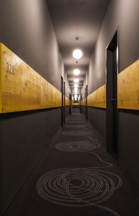 © Steve Herud Hotel Interiors, Asma Kat, Hostels Design, Hotel Corridor, Hotel Hallway, Corridor Design, Corridor Lighting, Hallway Design, Hotel Interior Design