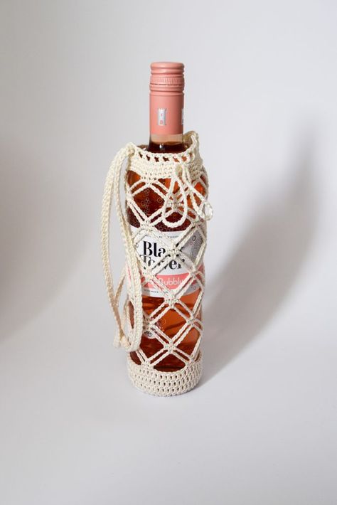 Crochet Wine Holder Pattern Free, Crochet Wine Bag Pattern, Crochet Wine Bottle Gift Bag, Crochet Wine Bottle Bag Free Pattern, Wine Crochet Pattern, Crocheted Wine Bottle Covers Free, Crochet Wine Bottle Sweater, Crochet Wine Bottle Cozy, Crochet Bag Dispenser