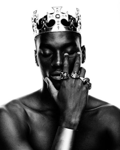 BLACK King.<3 African Inspired Art, Blaise Zabini, The Blacker The Berry, Midwest Region, Prince Eric, African Music, Manama, Arte Inspo, Black Man